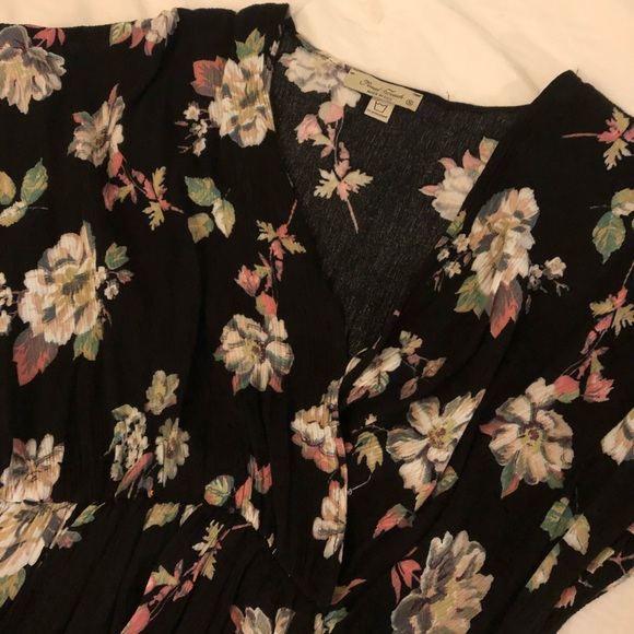 Gorgeous flowy floral dress - Picture 3 of 6